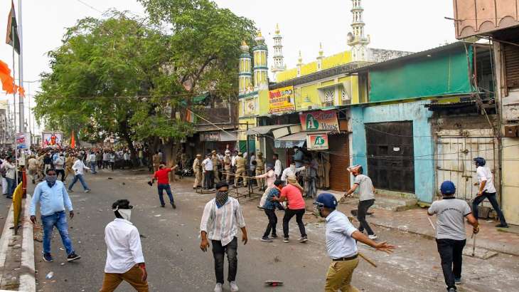 High court seeks report from state government on Bengal violence